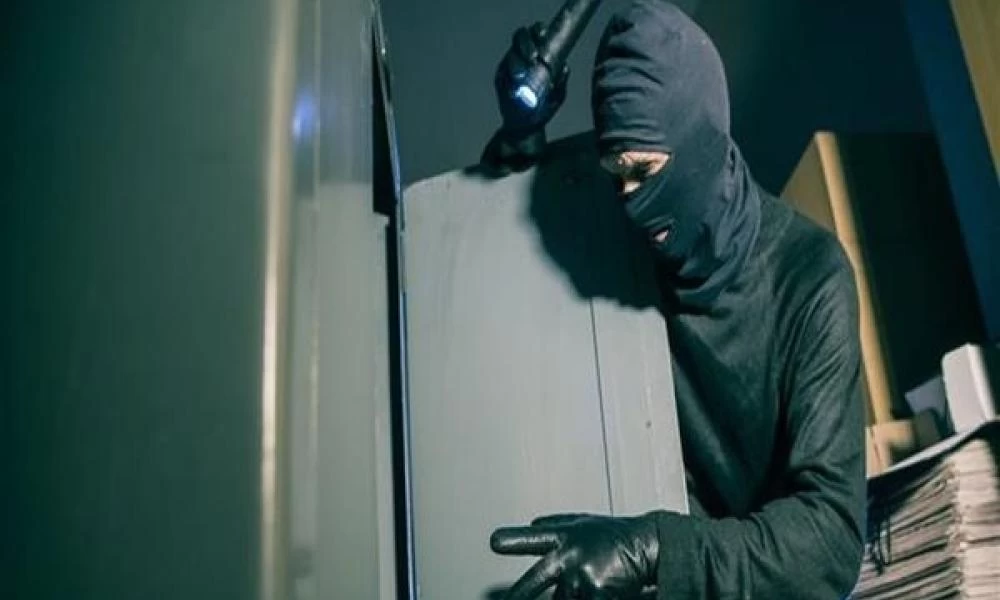 Λέσβος: Σήκωσαν το χρηματοκιβώτιο…και έγιναν "Λούηδες"